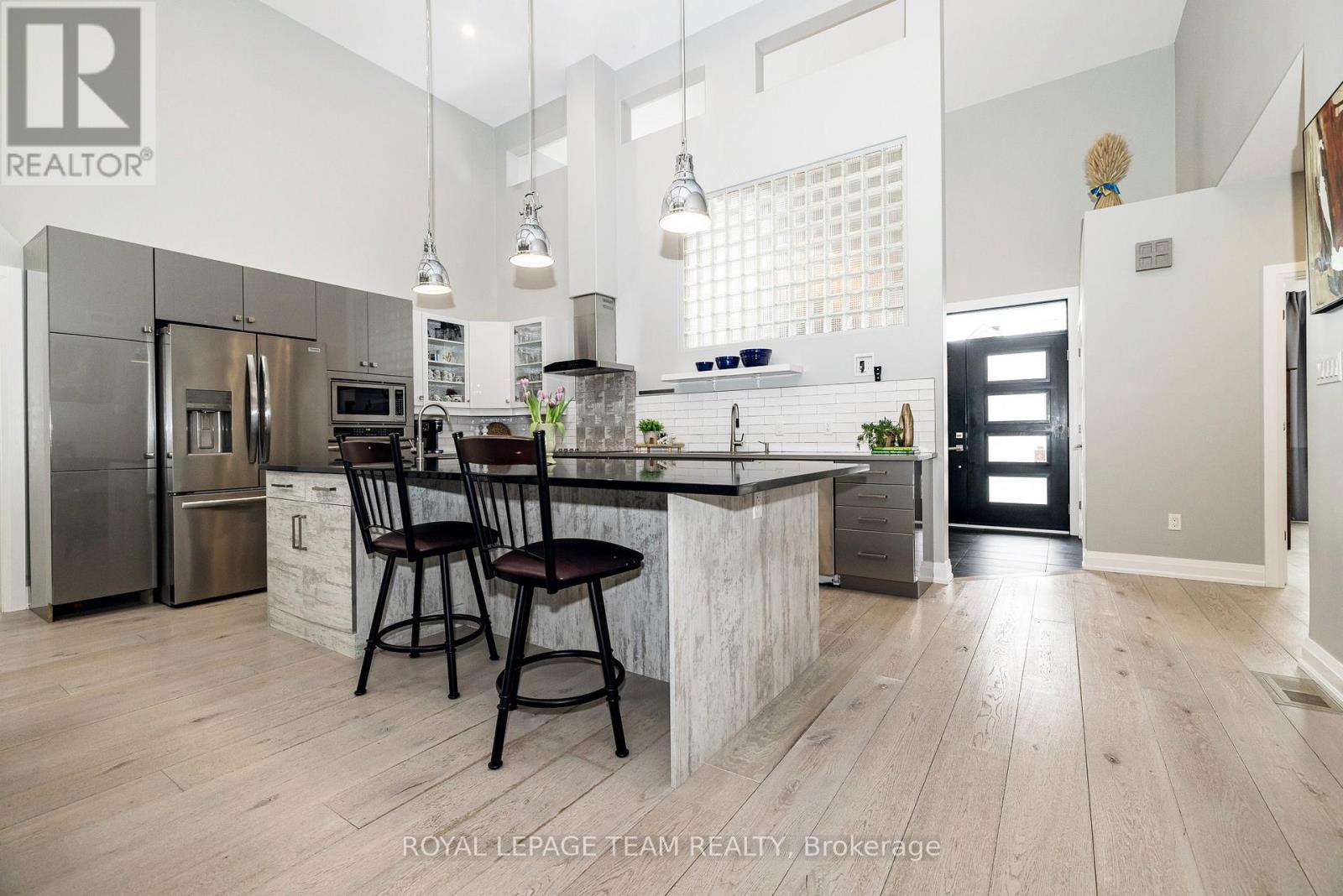 28 George Street, Westport, Ontario  K0G 1X0 - Photo 11 - X12882326