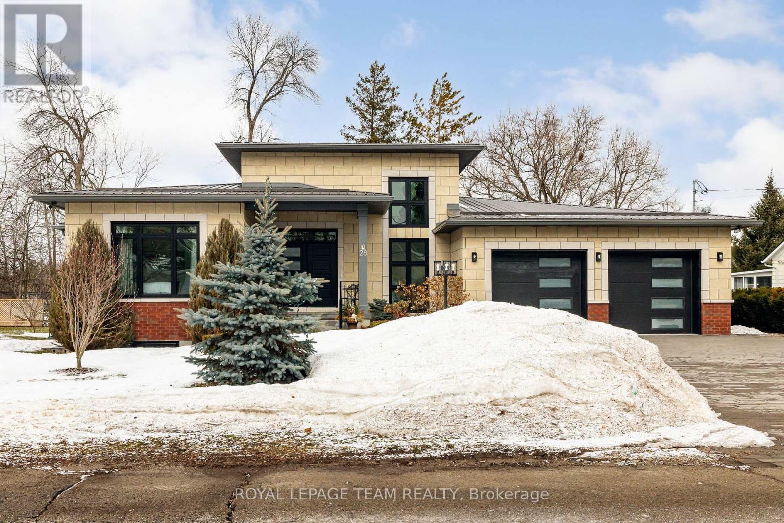 28 George Street, Westport, Ontario  K0G 1X0 - Photo 2 - X12882326