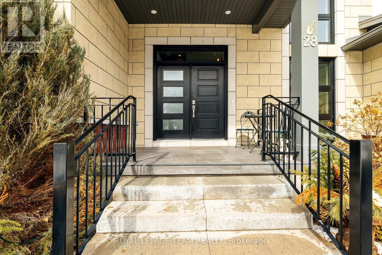 28 George Street, Westport, Ontario  K0G 1X0 - Photo 3 - X12882326