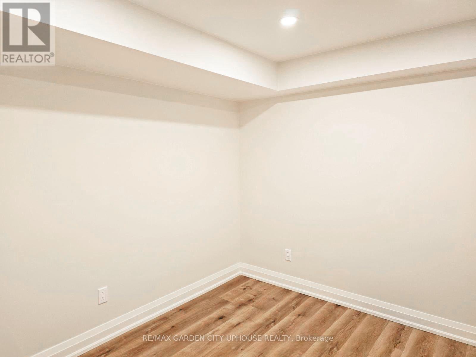 Lower - 11 Manhattan Court, St. Catharines, Ontario  L2R 0B8 - Photo 12 - X12882262