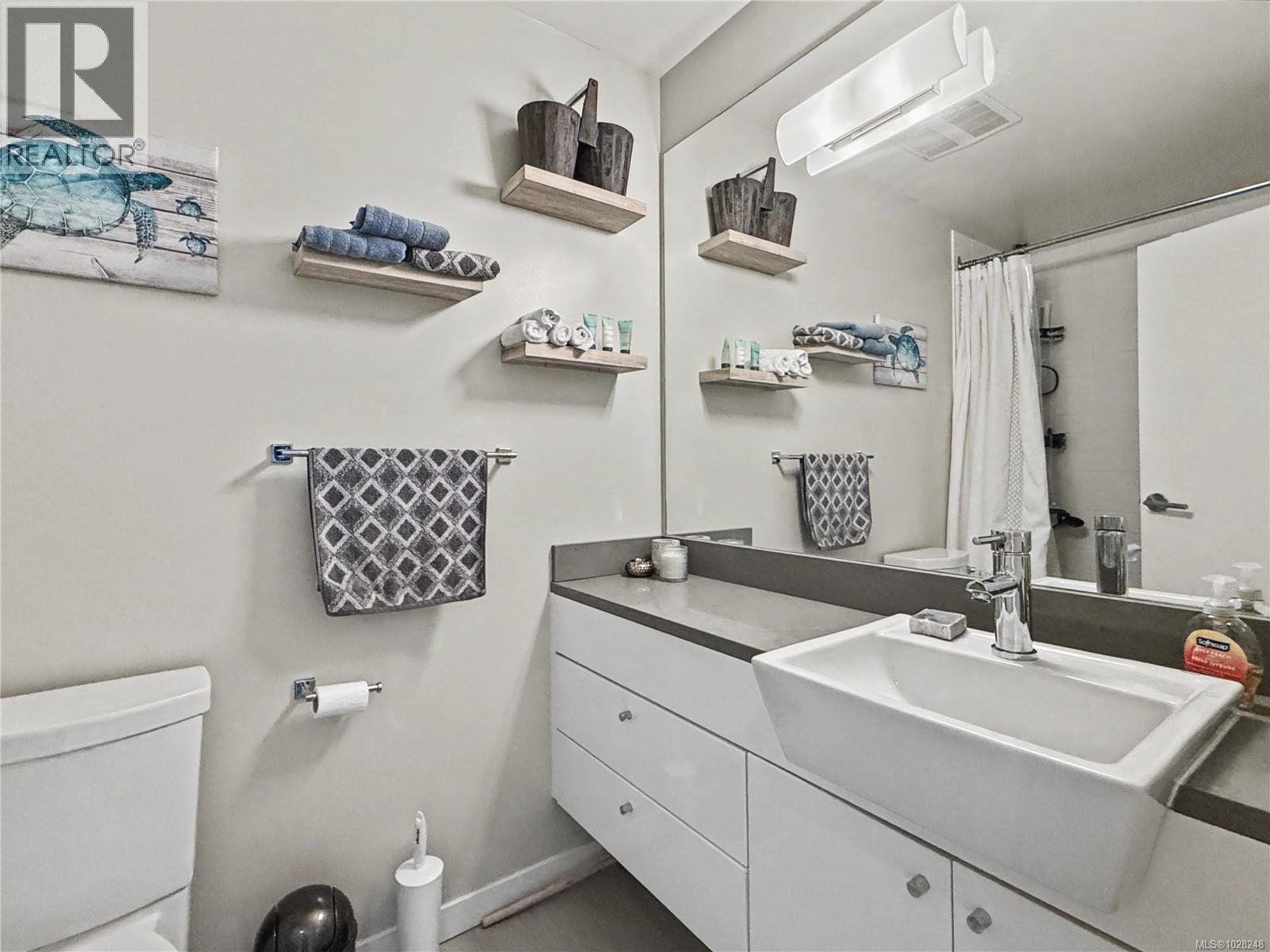 201 785 Tyee Rd, Victoria, British Columbia  V9A 7R5 - Photo 10 - 1028248