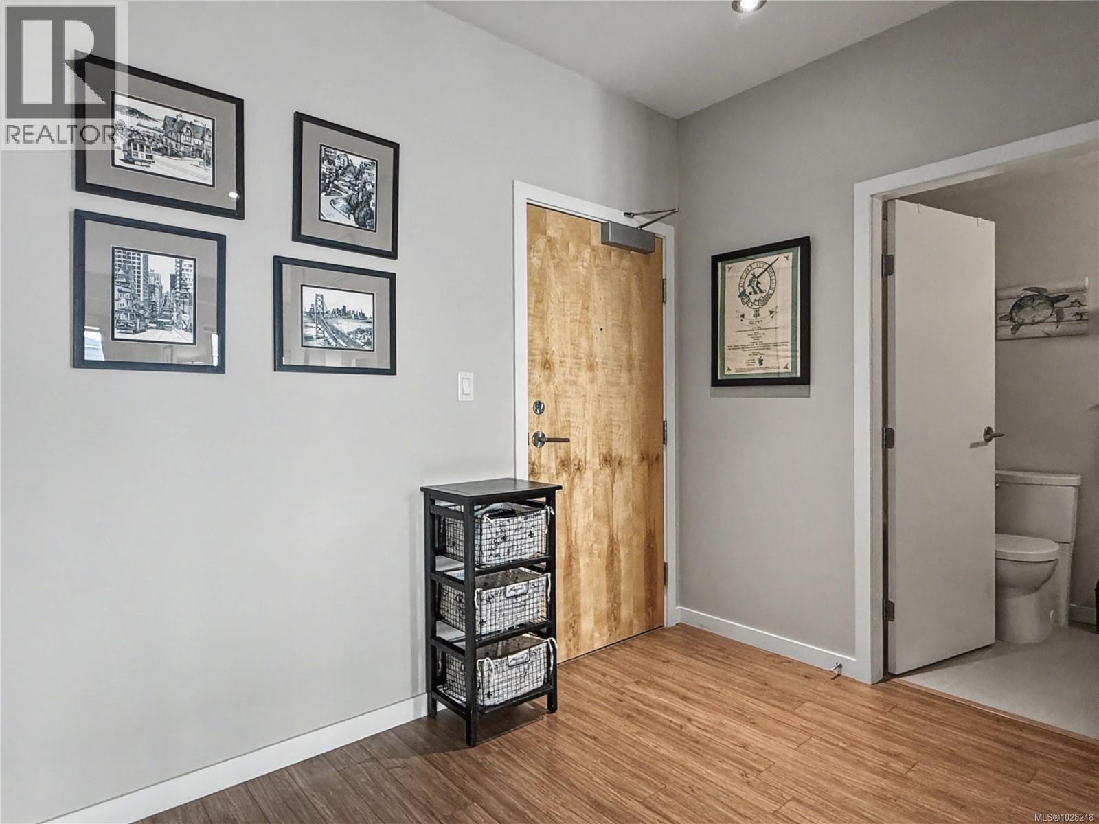 201 785 Tyee Rd, Victoria, British Columbia  V9A 7R5 - Photo 9 - 1028248