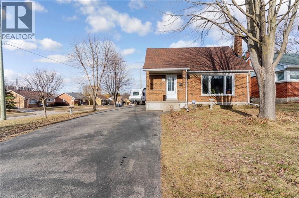 52 Dover Street, Waterloo, Ontario  N2J 1Z1 - Photo 2 - 40812009