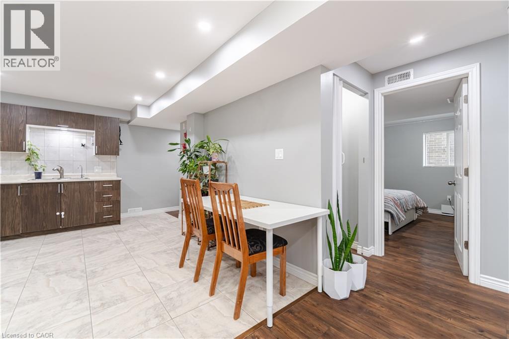 51 Newcastle Court, Kitchener, Ontario  N2R 0G7 - Photo 10 - 40811472