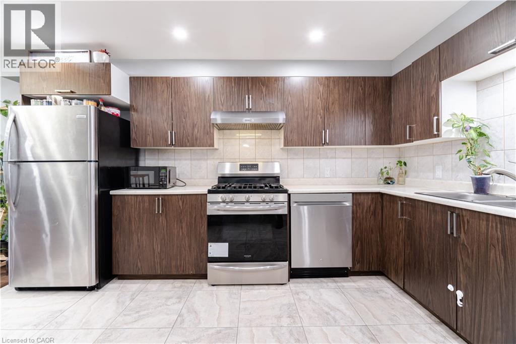 51 Newcastle Court, Kitchener, Ontario  N2R 0G7 - Photo 12 - 40811472