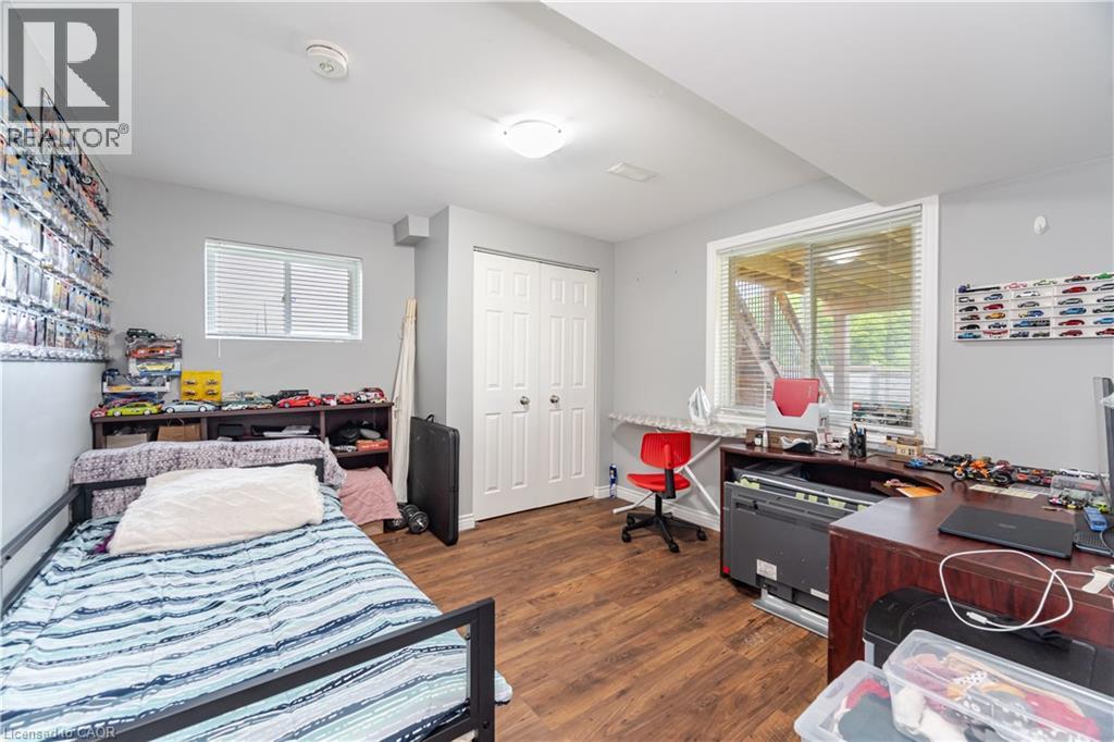 51 Newcastle Court, Kitchener, Ontario  N2R 0G7 - Photo 18 - 40811472