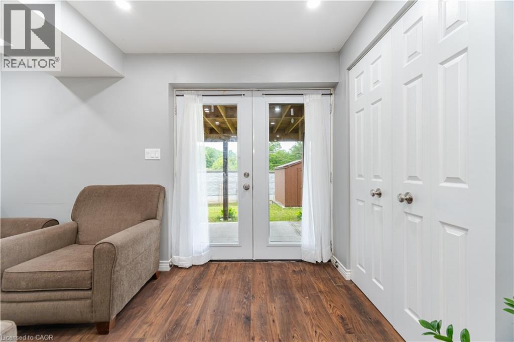 51 Newcastle Court, Kitchener, Ontario  N2R 0G7 - Photo 4 - 40811472