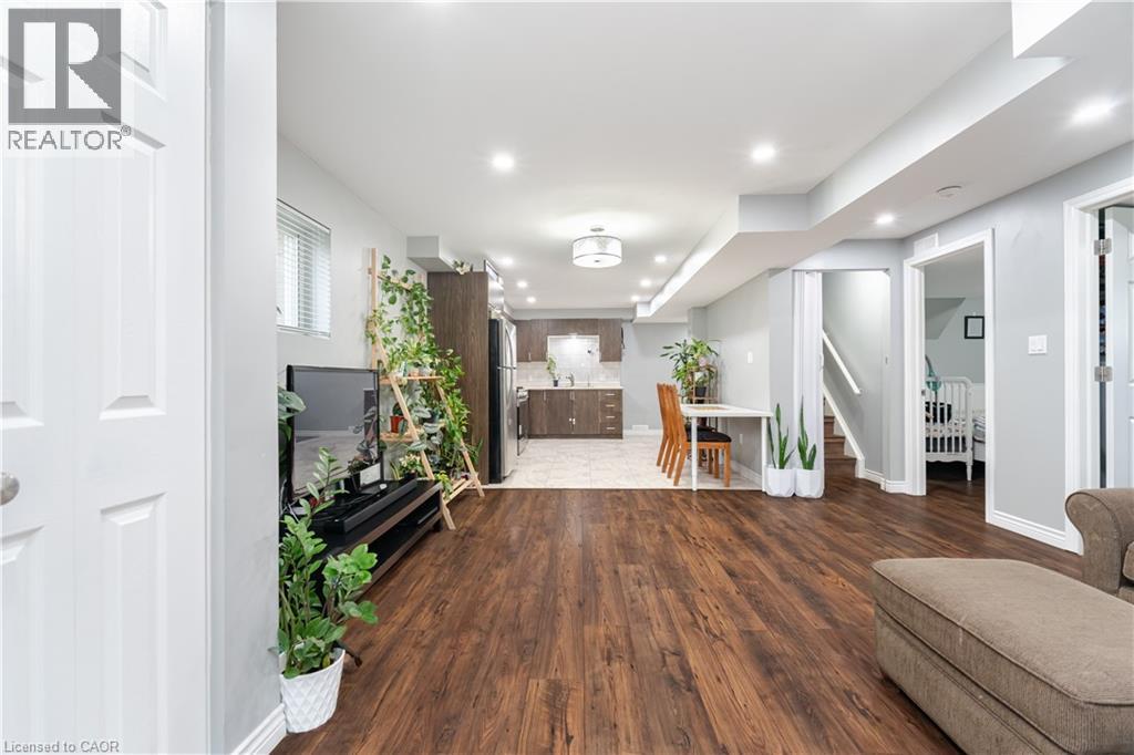 51 Newcastle Court, Kitchener, Ontario  N2R 0G7 - Photo 5 - 40811472