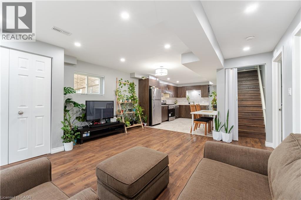 51 Newcastle Court, Kitchener, Ontario  N2R 0G7 - Photo 8 - 40811472