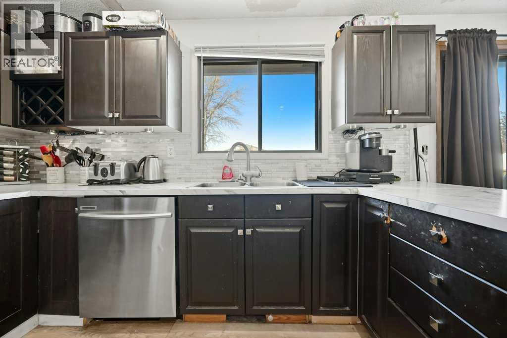 228 Castleridge Drive Ne, Calgary, Alberta  T3J 1X3 - Photo 13 - A2290793