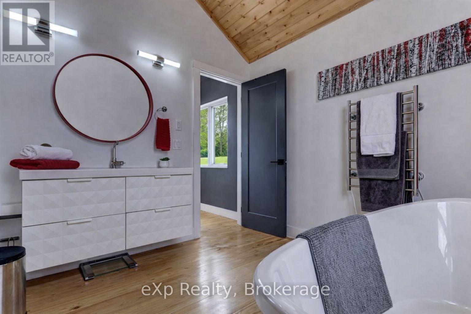 217 Forty Hills Road, Northern Bruce Peninsula, Ontario  N0H 1W0 - Photo 31 - X12882214