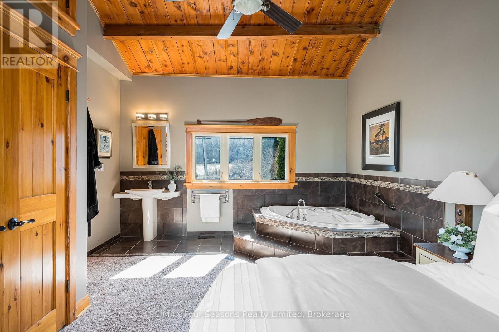 147 Lakeshore Road E, Blue Mountains, Ontario  L9Y 0M9 - Photo 19 - X12882298