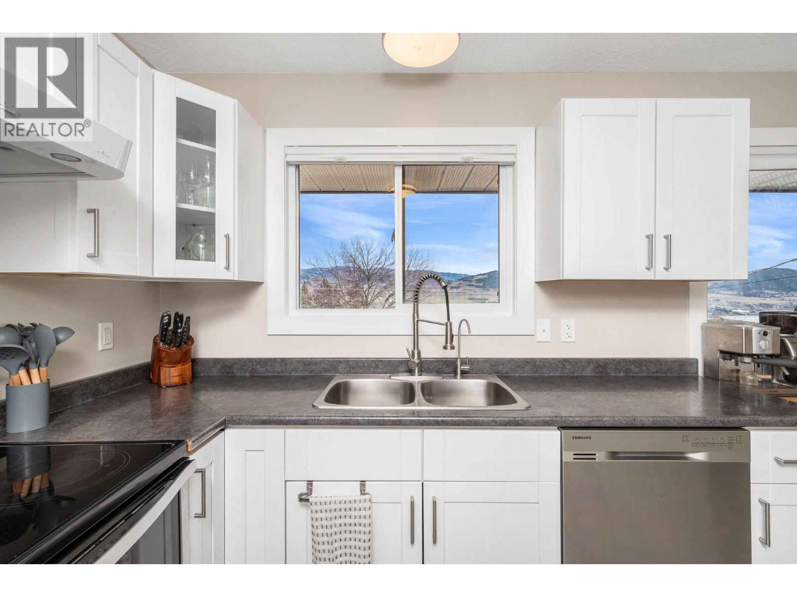 6689 Southwind Road, Vernon, British Columbia  V1H 1B7 - Photo 15 - 10378770