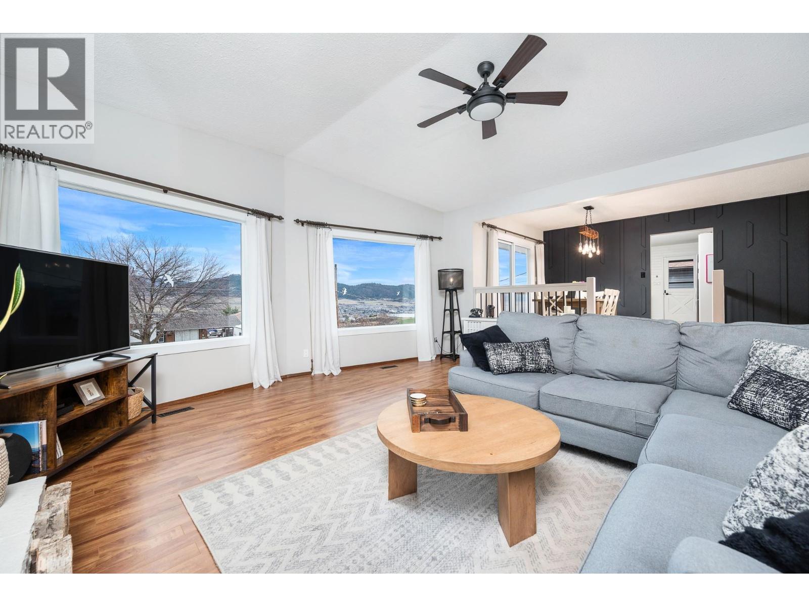 6689 Southwind Road, Vernon, British Columbia  V1H 1B7 - Photo 8 - 10378770