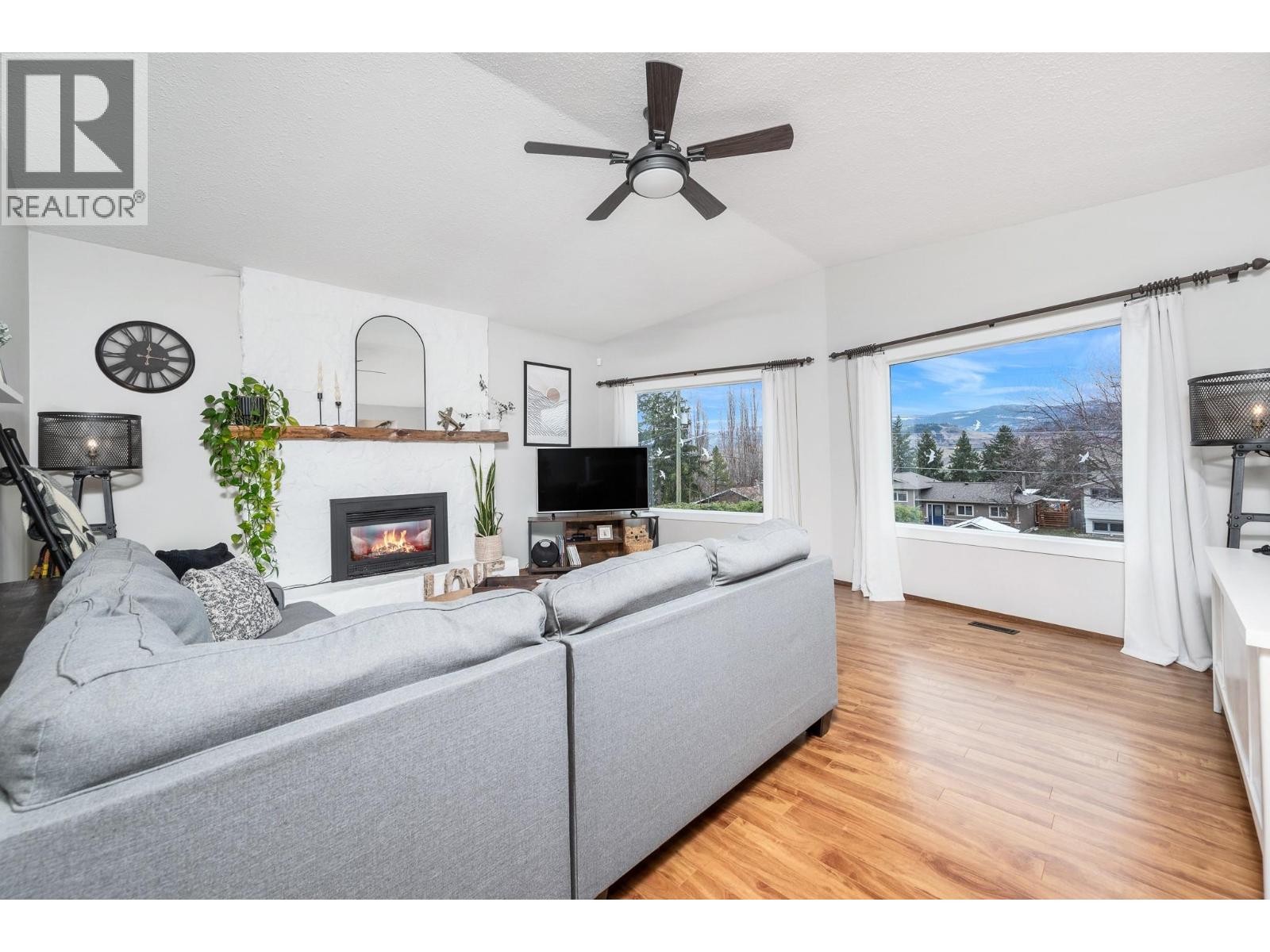 6689 Southwind Road, Vernon, British Columbia  V1H 1B7 - Photo 9 - 10378770