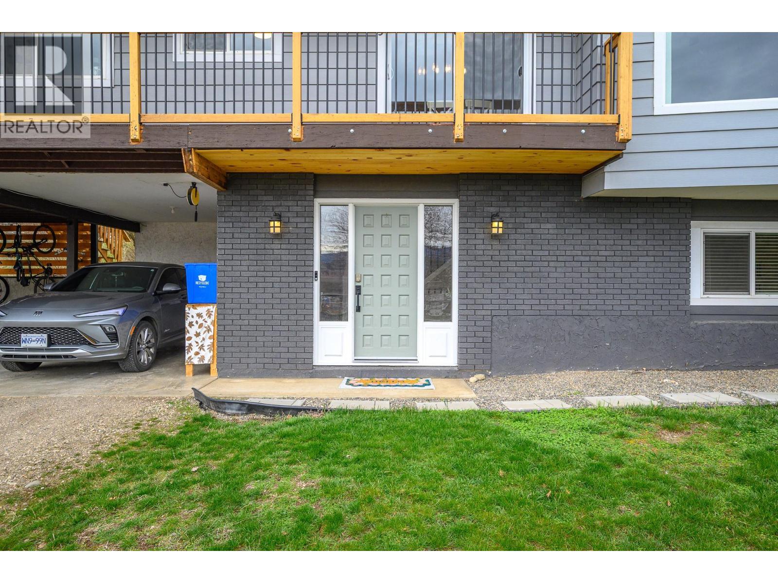 6689 Southwind Road, Vernon, British Columbia  V1H 1B7 - Photo 3 - 10378770
