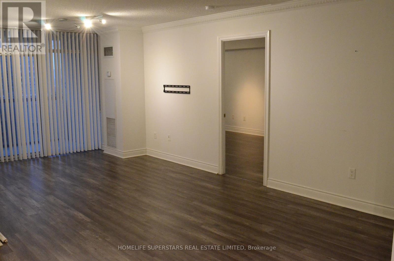 1401 - 880 Grandview Way, Toronto, Ontario  M2N 7B2 - Photo 3 - C12882176