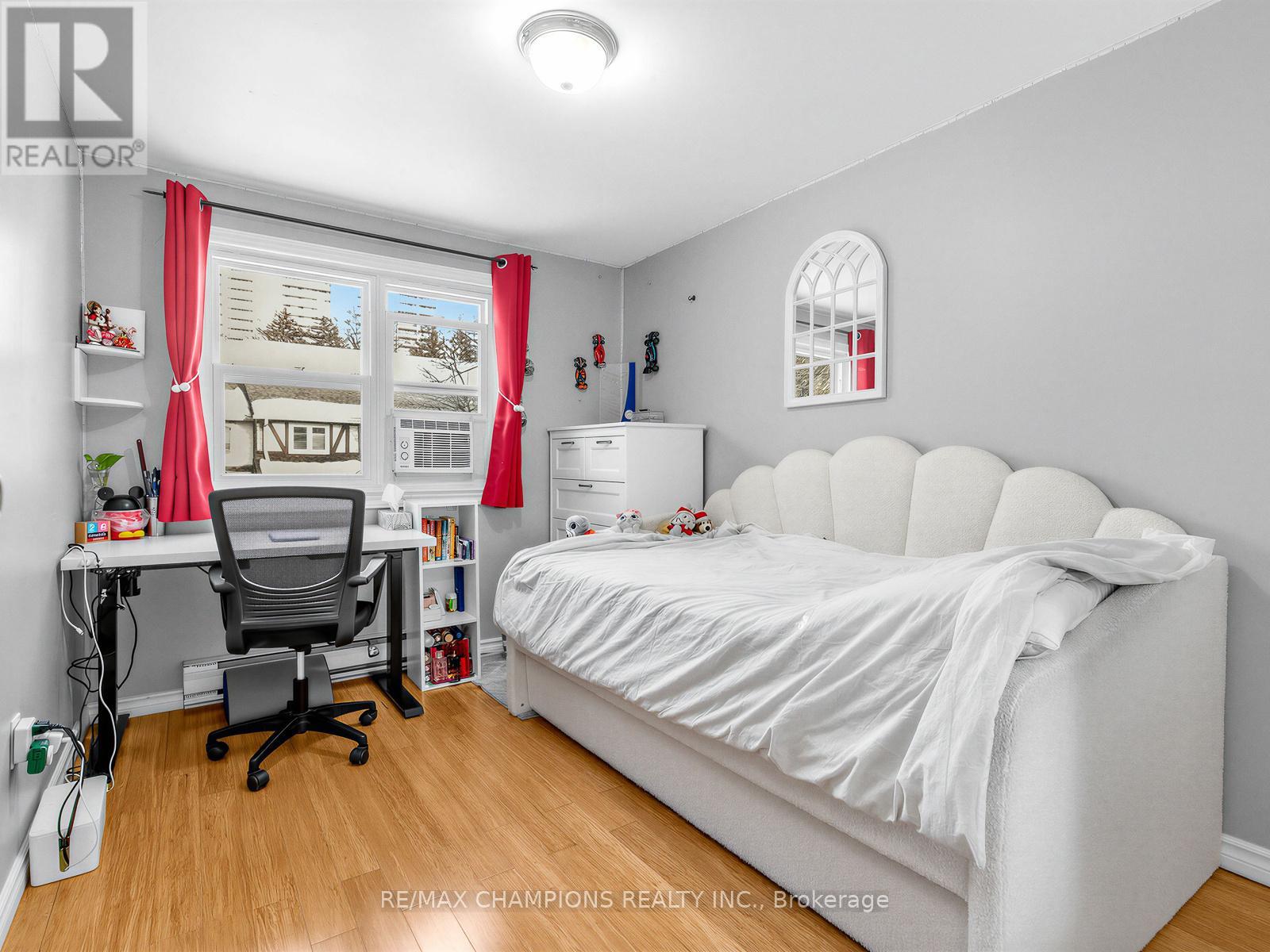 8 Cliff Fernway, Toronto, Ontario  M2J 4L7 - Photo 21 - C12882200