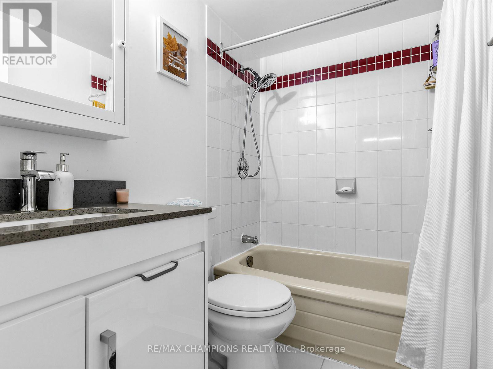 8 Cliff Fernway, Toronto, Ontario  M2J 4L7 - Photo 28 - C12882200