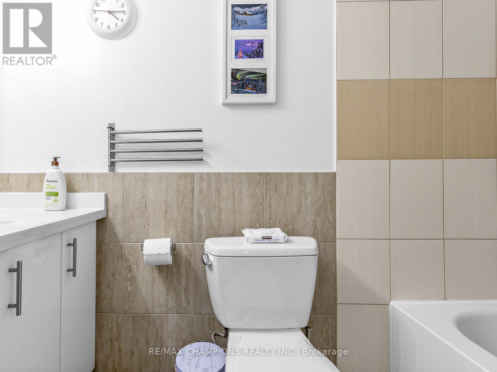 8 Cliff Fernway, Toronto, Ontario  M2J 4L7 - Photo 29 - C12882200