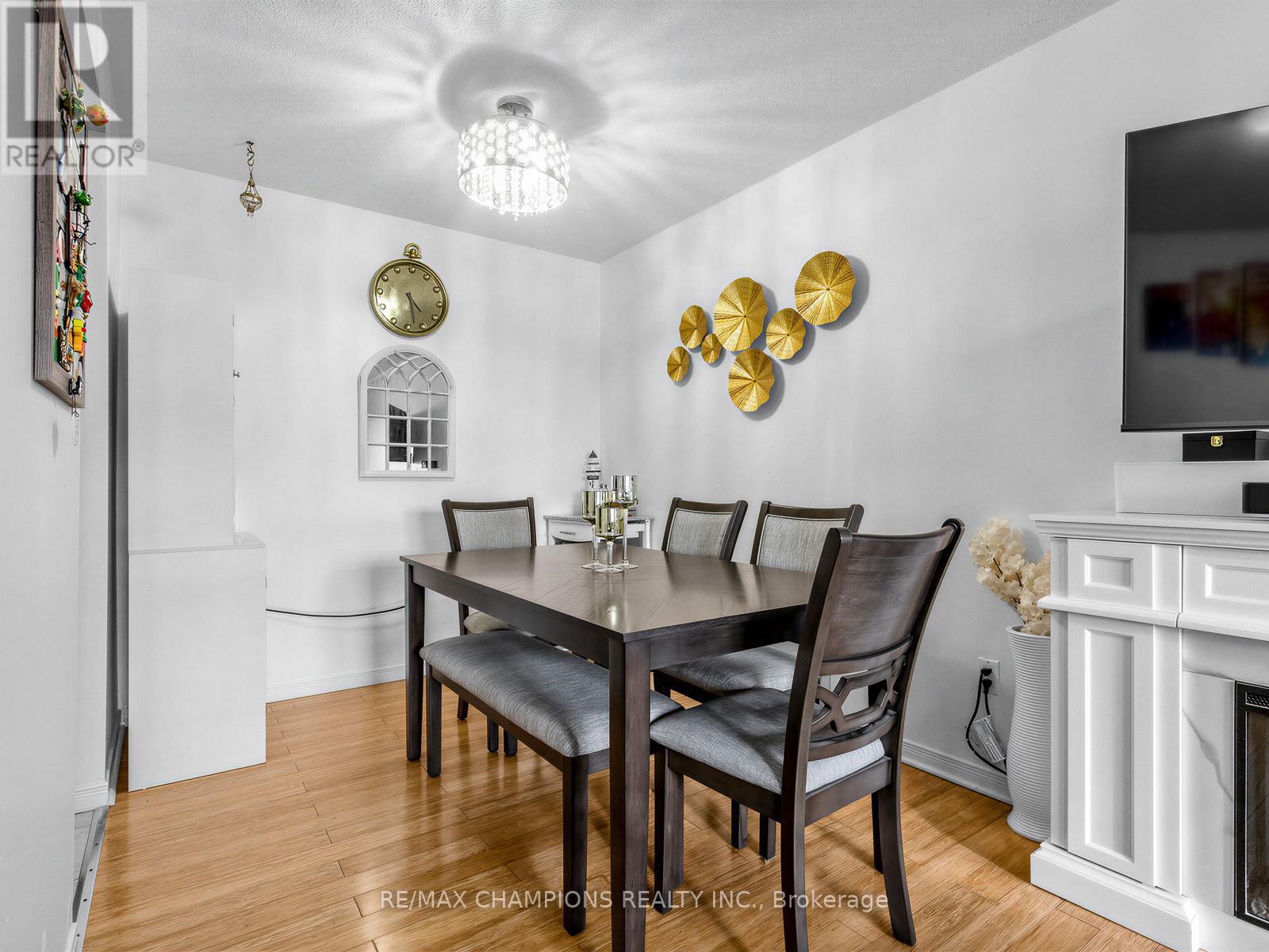 8 Cliff Fernway, Toronto, Ontario  M2J 4L7 - Photo 5 - C12882200