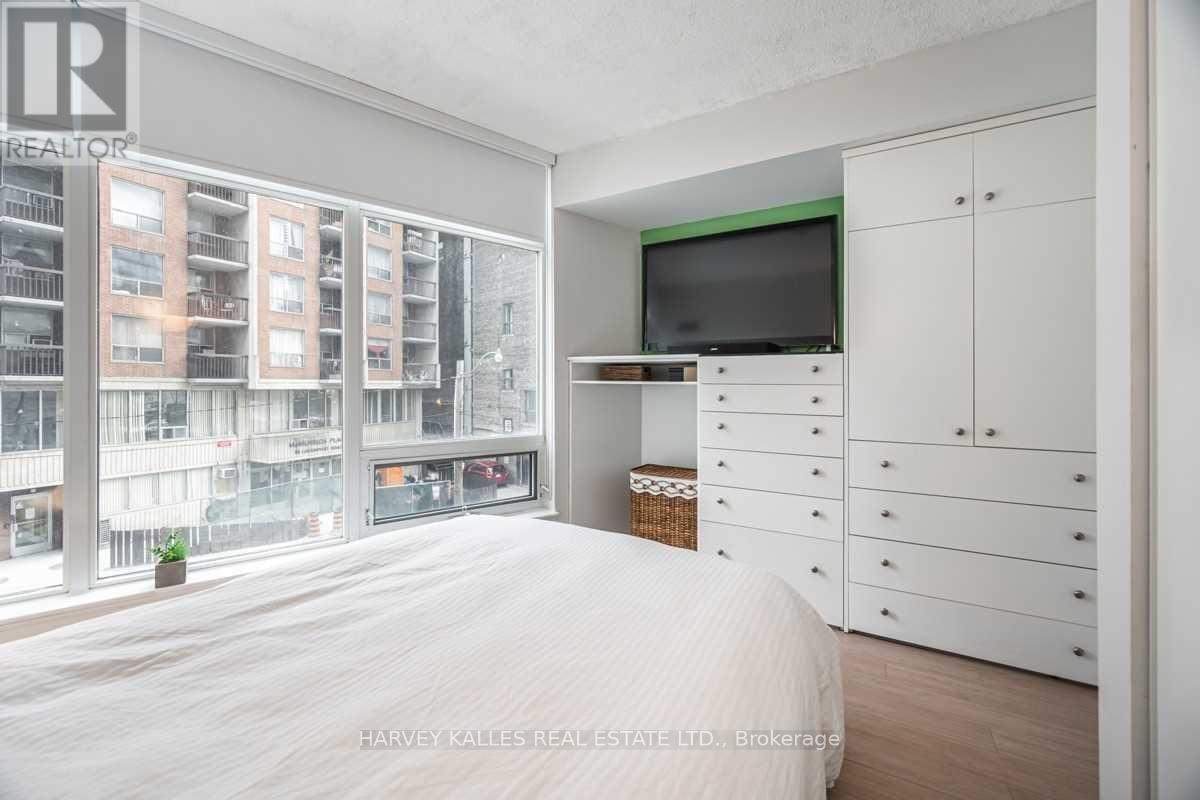 201 - 8 Scollard Street, Toronto (Annex), Ontario  M5R 1M2 - Photo 4 - C12882334