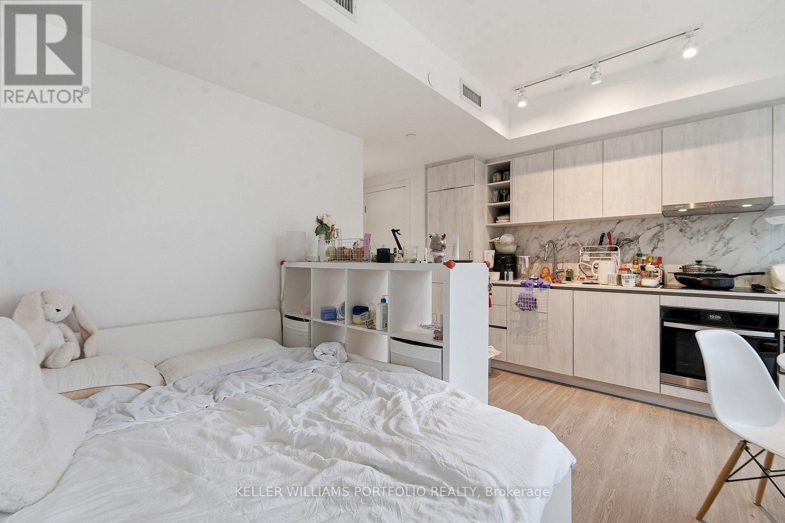 909 - 8 Wellesley Street W, Toronto (Bay Street Corridor), Ontario  M4Y 0J5 - Photo 10 - C12882348