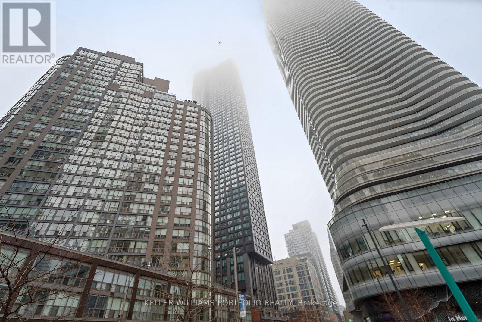 909 - 8 Wellesley Street W, Toronto (Bay Street Corridor), Ontario  M4Y 0J5 - Photo 2 - C12882348