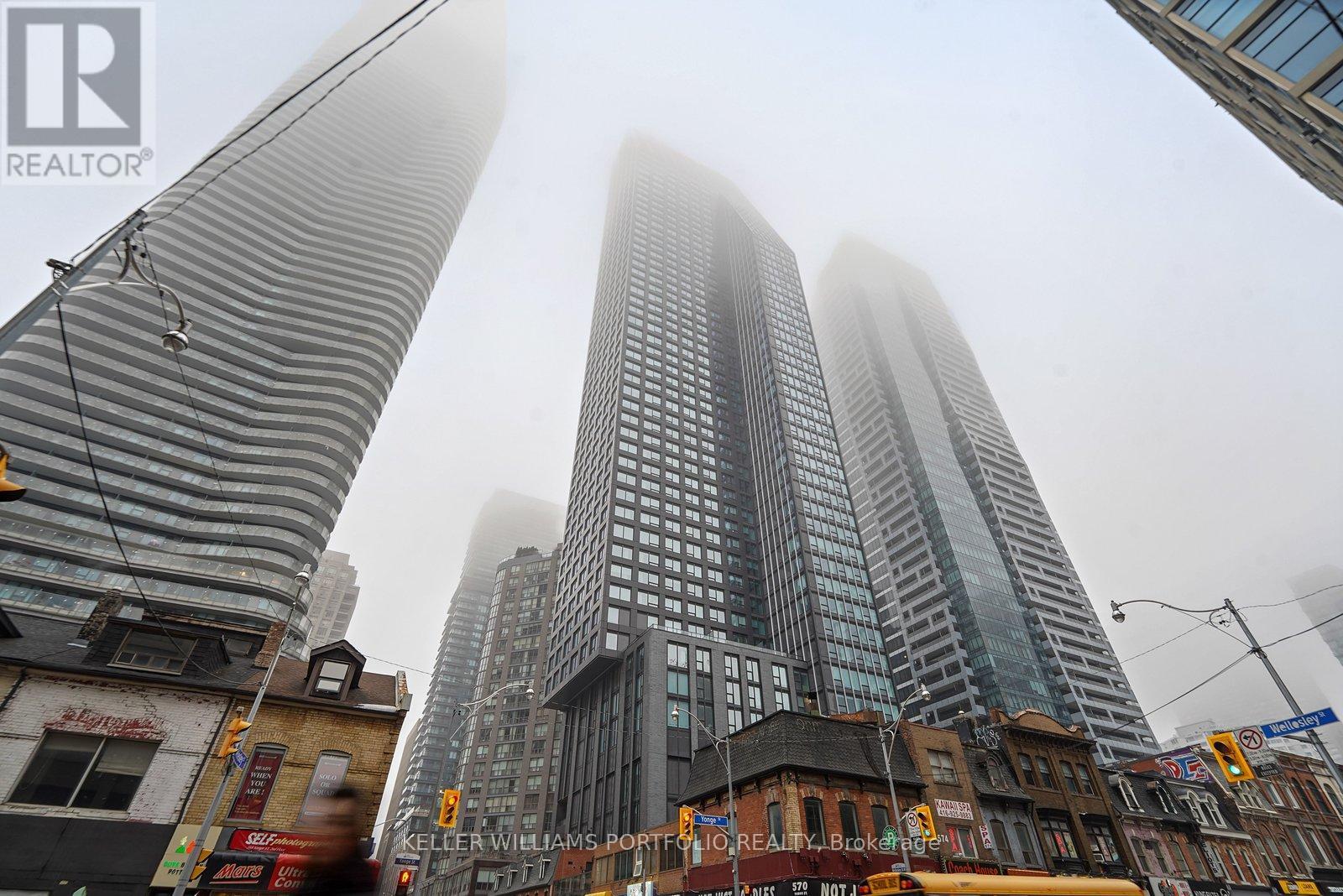 909 - 8 Wellesley Street W, Toronto (Bay Street Corridor), Ontario  M4Y 0J5 - Photo 3 - C12882348