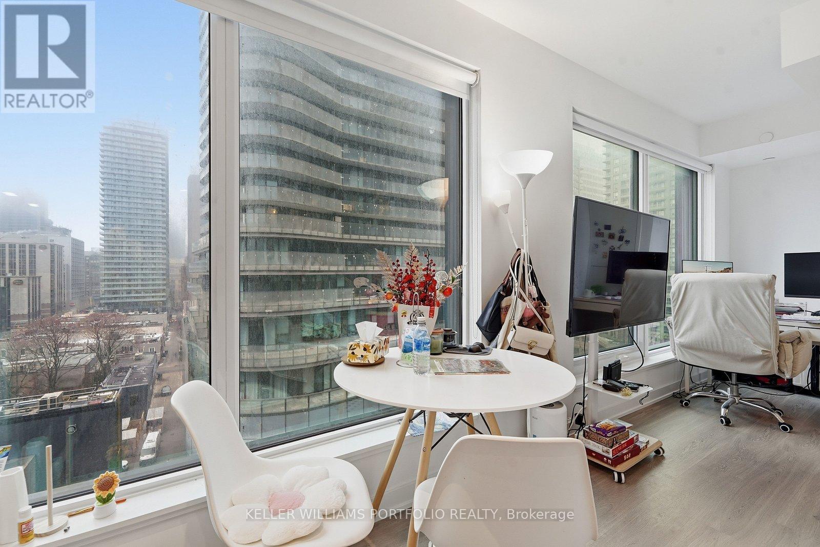 909 - 8 Wellesley Street W, Toronto (Bay Street Corridor), Ontario  M4Y 0J5 - Photo 6 - C12882348