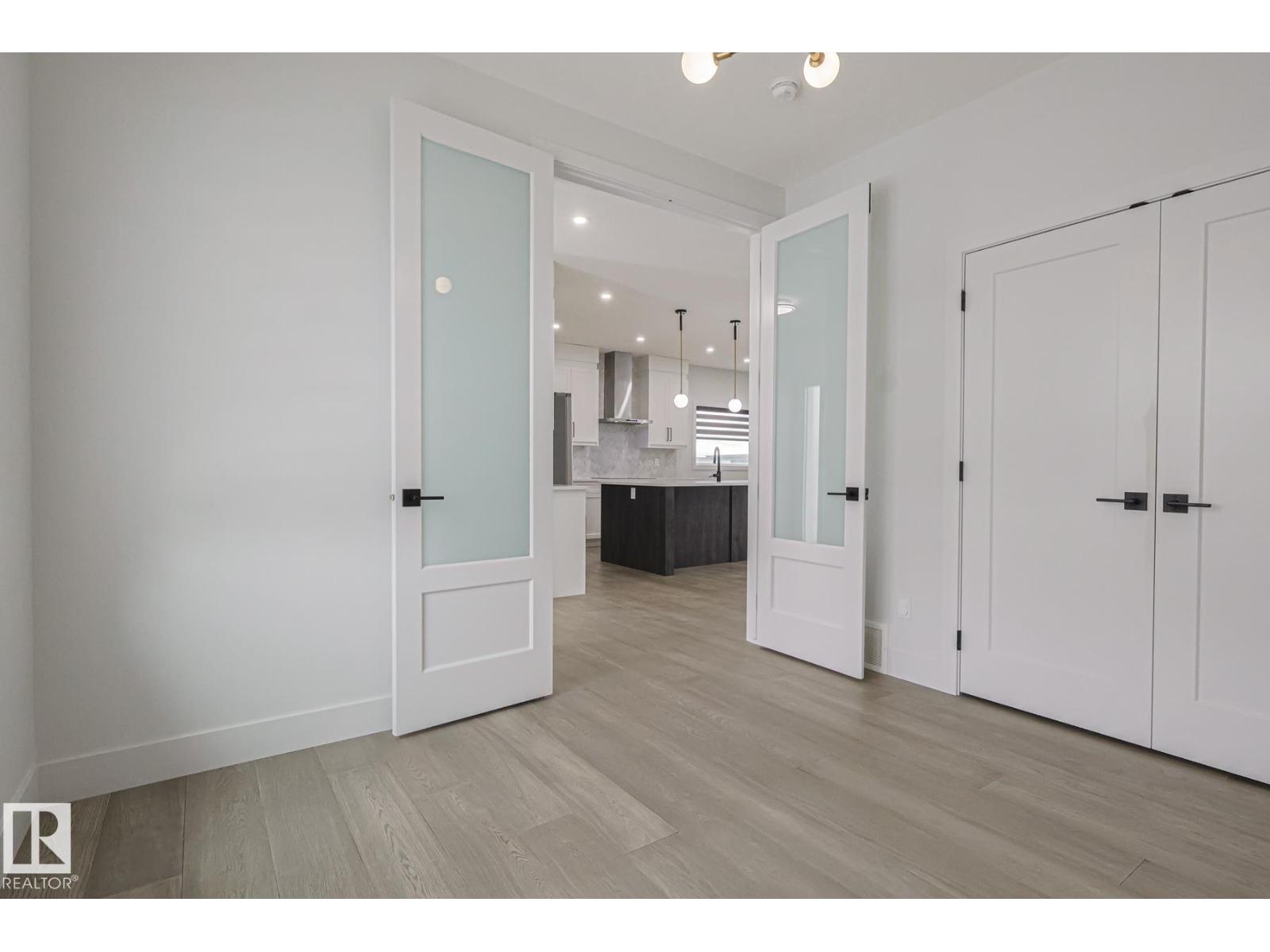 7446 Colonel Mewburn Rd Nw, Edmonton, Alberta  T5E 6V6 - Photo 4 - E4477456