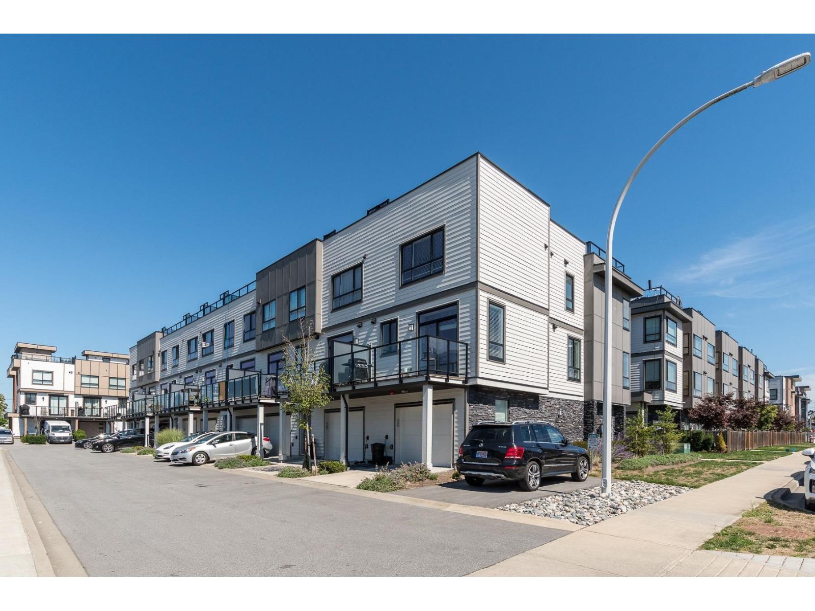 1 19631 55 A Avenue, Langley, British Columbia  V3A 3X1 - Photo 2 - R3099650