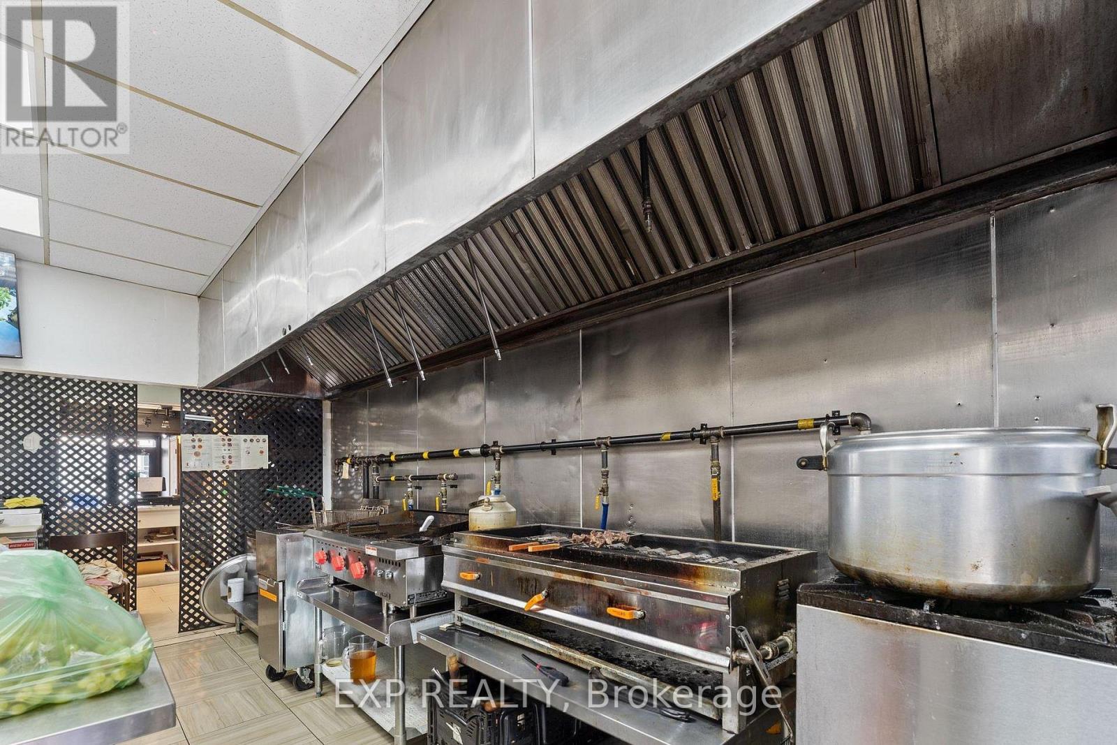 977 O'connor Drive, Toronto (O'connor-Parkview), Ontario  M4B 2T1 - Photo 12 - E12882222