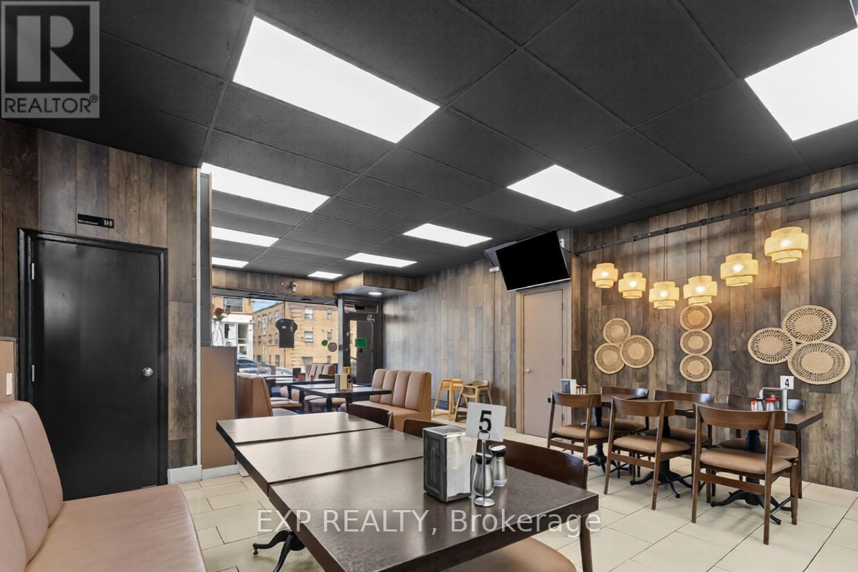 977 O'connor Drive, Toronto (O'connor-Parkview), Ontario  M4B 2T1 - Photo 3 - E12882222