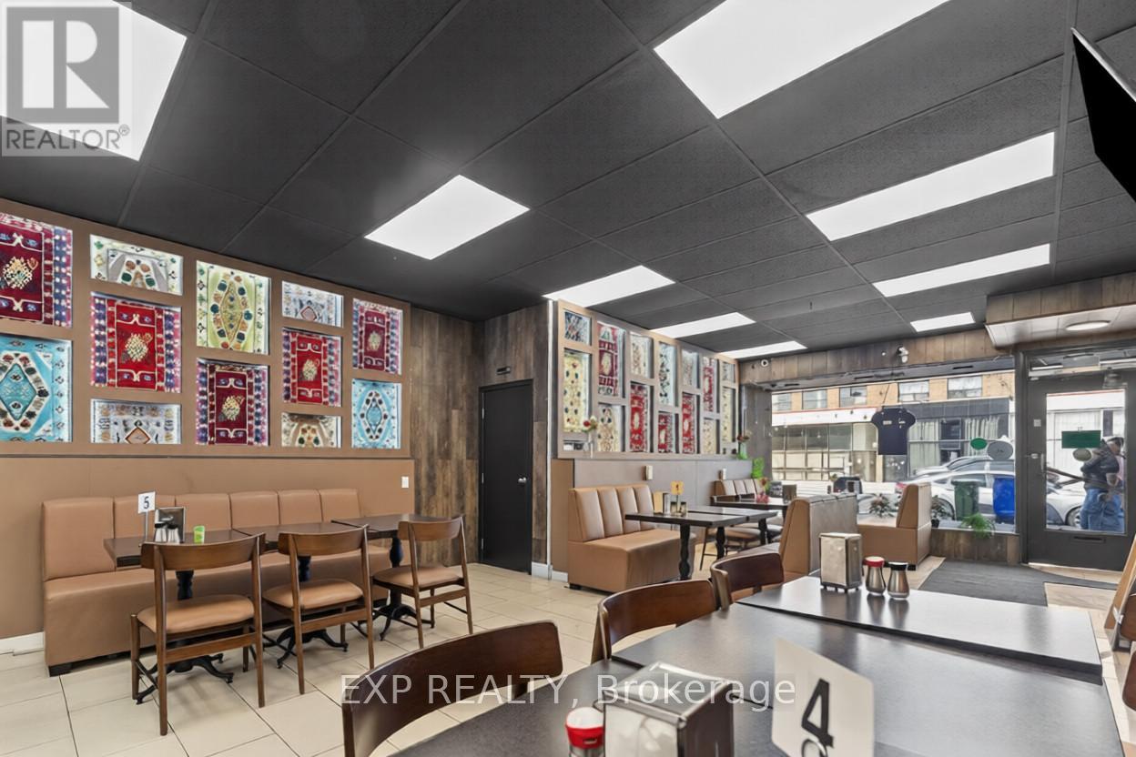 977 O'connor Drive, Toronto (O'connor-Parkview), Ontario  M4B 2T1 - Photo 4 - E12882222