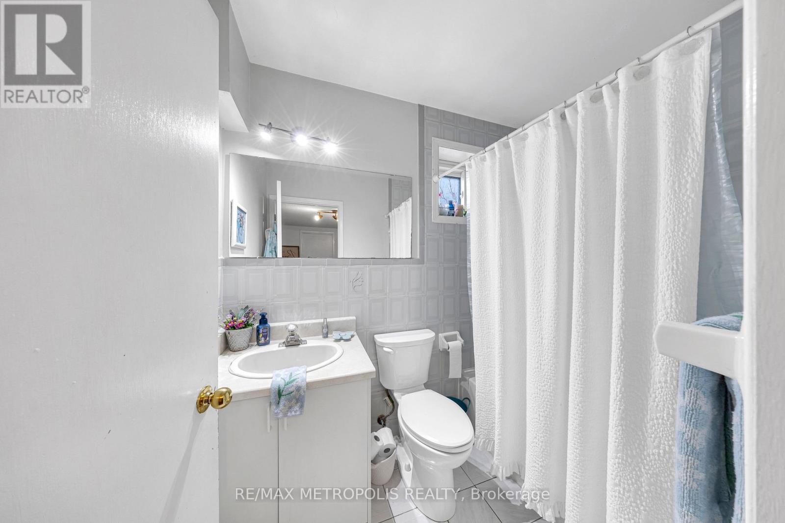 Bsmt - 897 Liverpool Road, Pickering (Bay Ridges), Ontario  L1W 1S5 - Photo 13 - E12882320