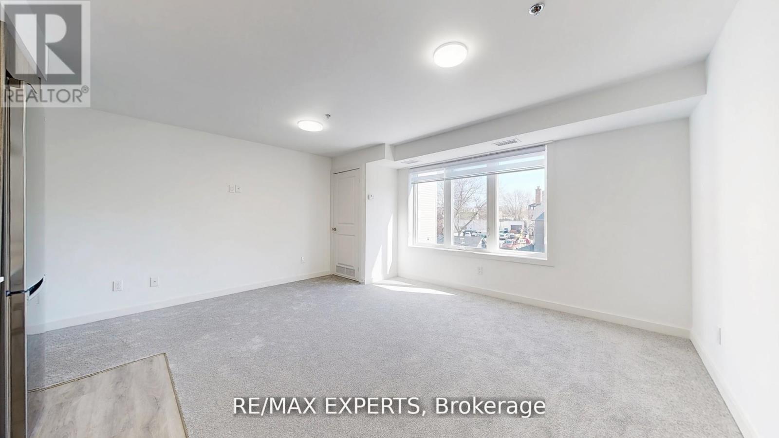 303 - 45 Connaught Avenue, Toronto (Greenwood-Coxwell), Ontario  M4L 2V8 - Photo 8 - E12882356