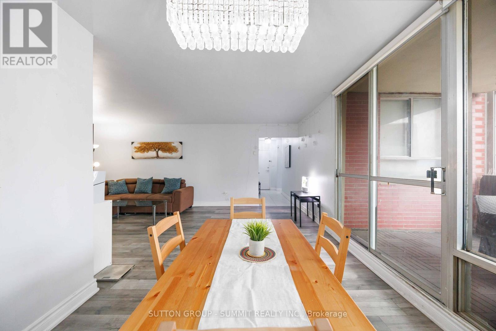 2110 - 5 Massey Square, Toronto (Crescent Town), Ontario  M4C 5L6 - Photo 17 - E12882394