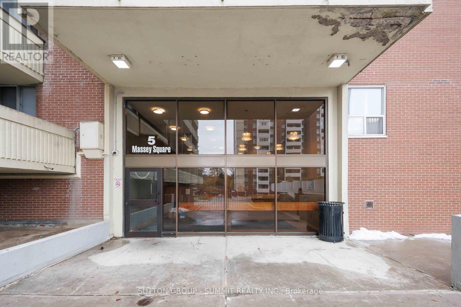 2110 - 5 Massey Square, Toronto (Crescent Town), Ontario  M4C 5L6 - Photo 2 - E12882394