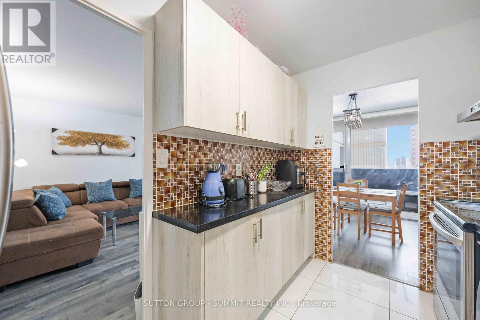 2110 - 5 Massey Square, Toronto (Crescent Town), Ontario  M4C 5L6 - Photo 21 - E12882394