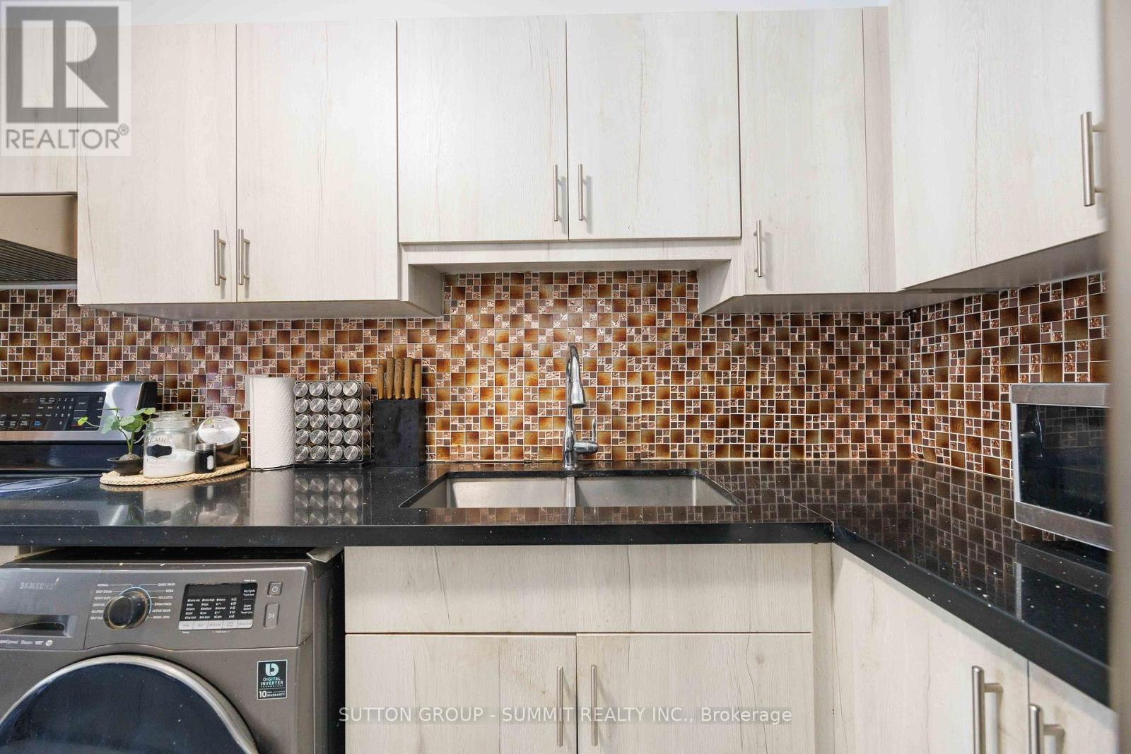 2110 - 5 Massey Square, Toronto (Crescent Town), Ontario  M4C 5L6 - Photo 23 - E12882394