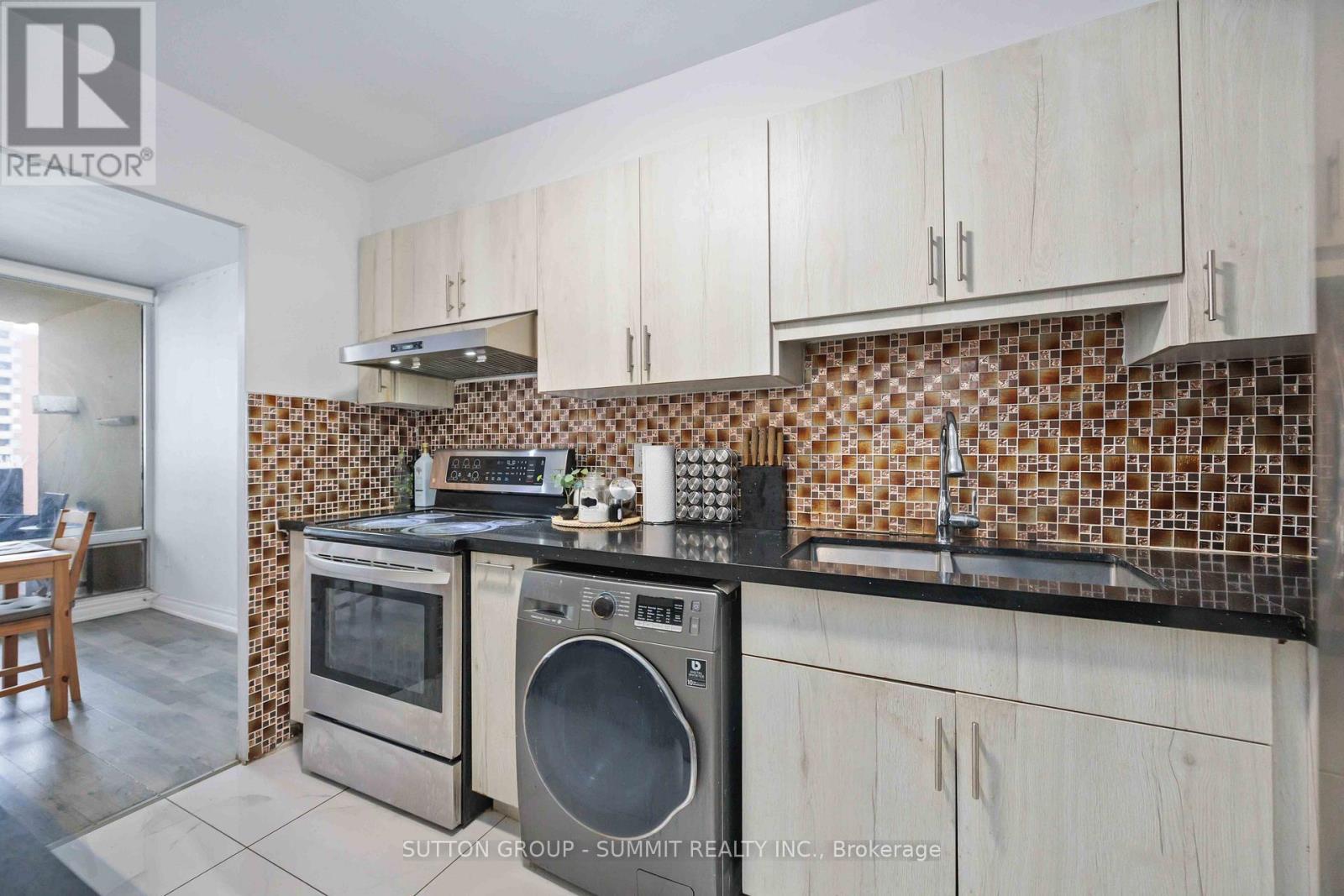 2110 - 5 Massey Square, Toronto (Crescent Town), Ontario  M4C 5L6 - Photo 24 - E12882394