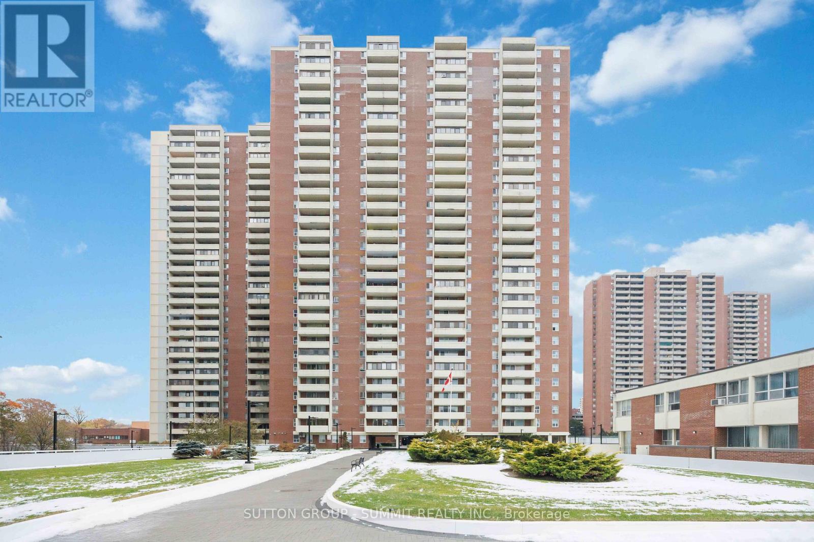 2110 - 5 Massey Square, Toronto (Crescent Town), Ontario  M4C 5L6 - Photo 3 - E12882394