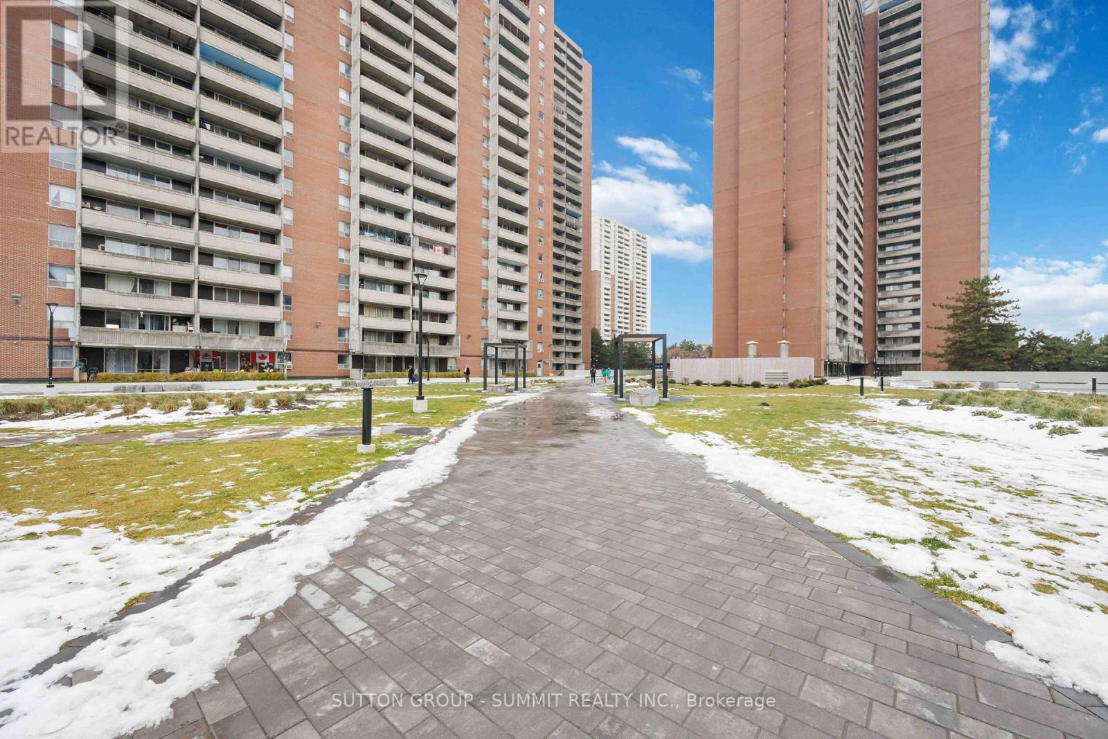 2110 - 5 Massey Square, Toronto (Crescent Town), Ontario  M4C 5L6 - Photo 45 - E12882394