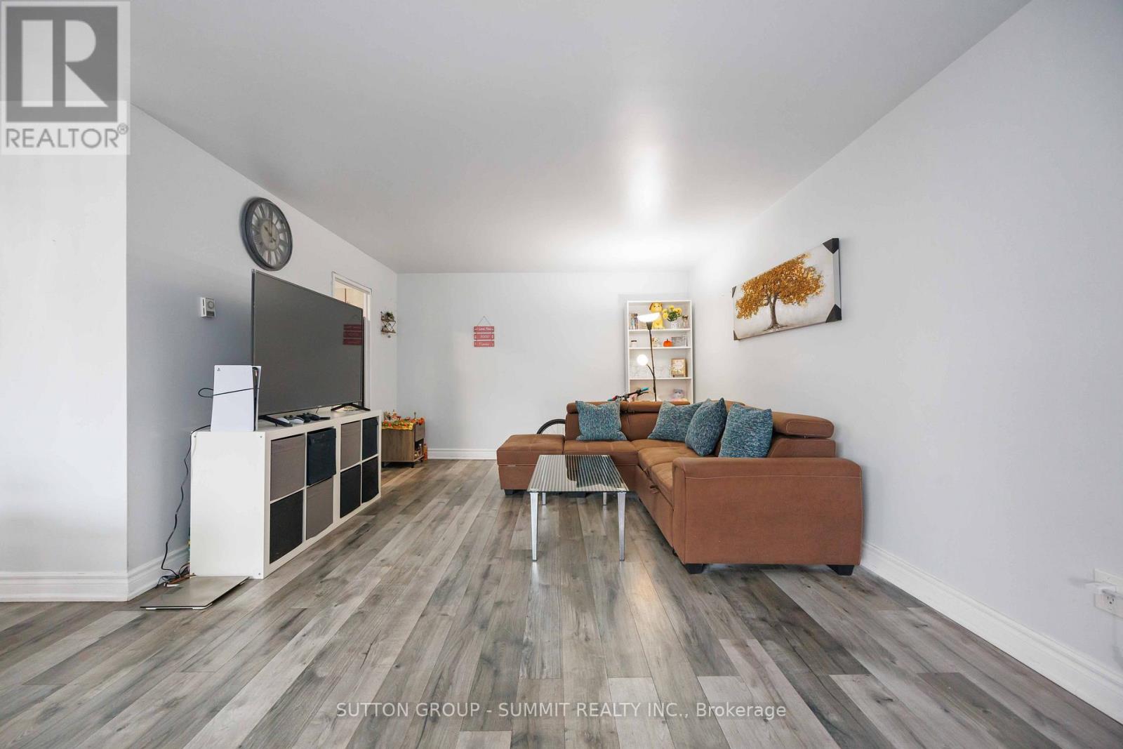 2110 - 5 Massey Square, Toronto (Crescent Town), Ontario  M4C 5L6 - Photo 8 - E12882394