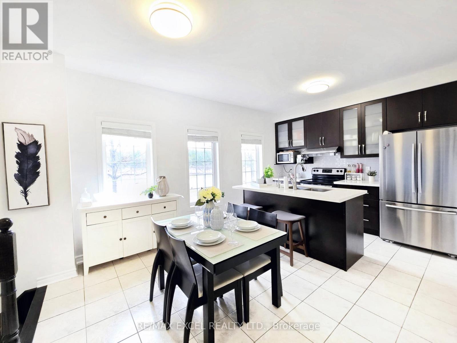 55 Vettese Court, Markham, Ontario  L6B 0V7 - Photo 8 - N12878932