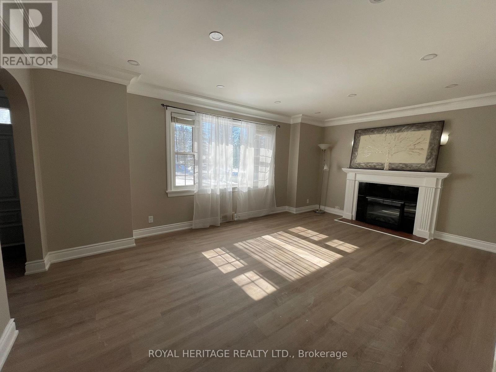 1052 King Street, Oshawa (Eastdale), Ontario  L1H 1H5 - Photo 3 - E12834626