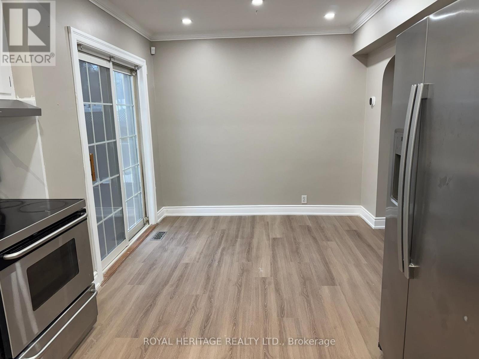 1052 King Street, Oshawa (Eastdale), Ontario  L1H 1H5 - Photo 8 - E12834626