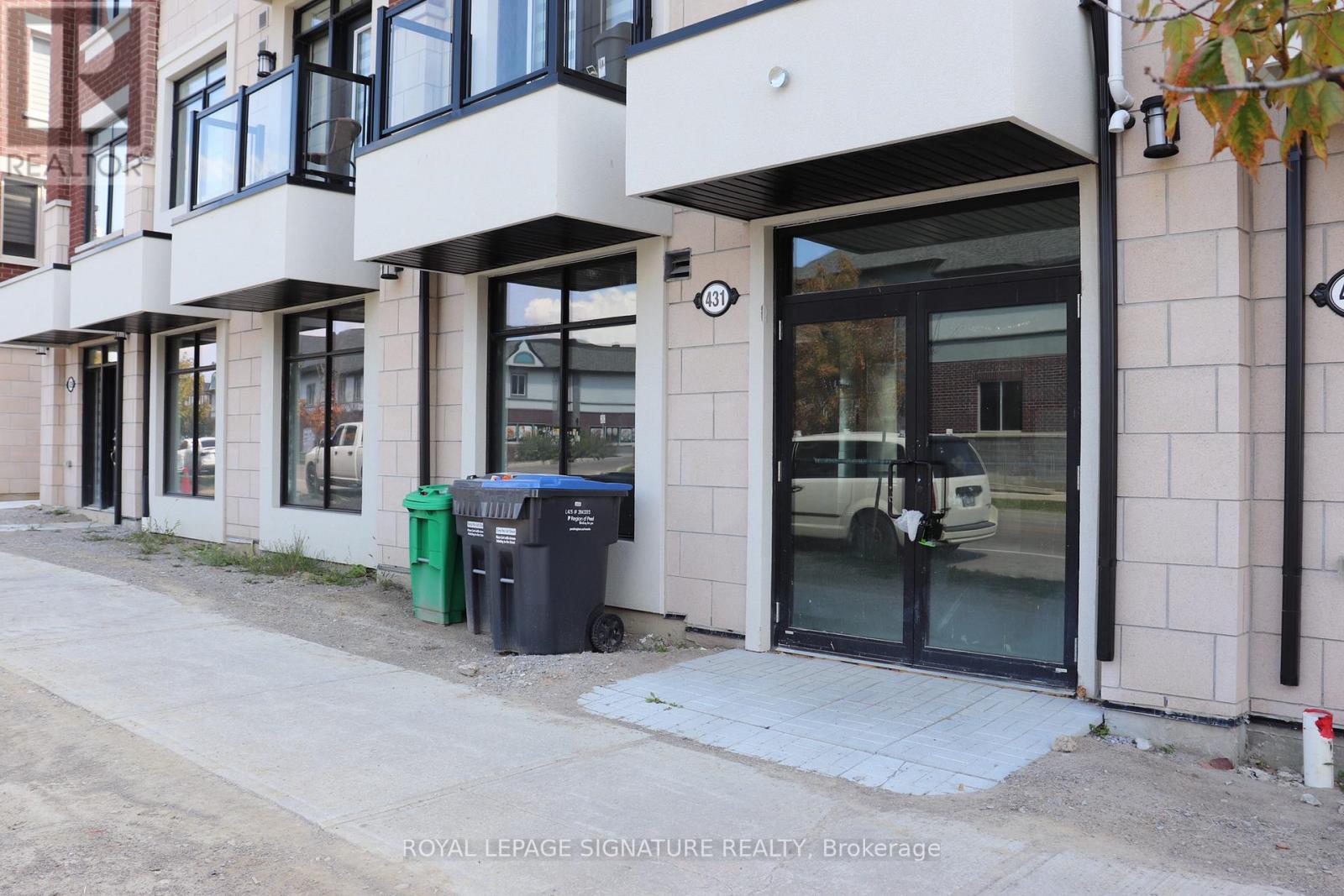 431 Dougall Avenue, Caledon, Ontario  L7C 4L5 - Photo 8 - W12647650