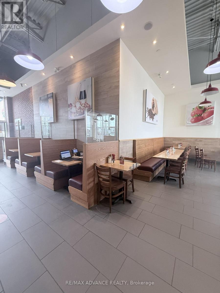 15975 Bayview Avenue, Aurora, Ontario  L4G 0S3 - Photo 10 - N12882192